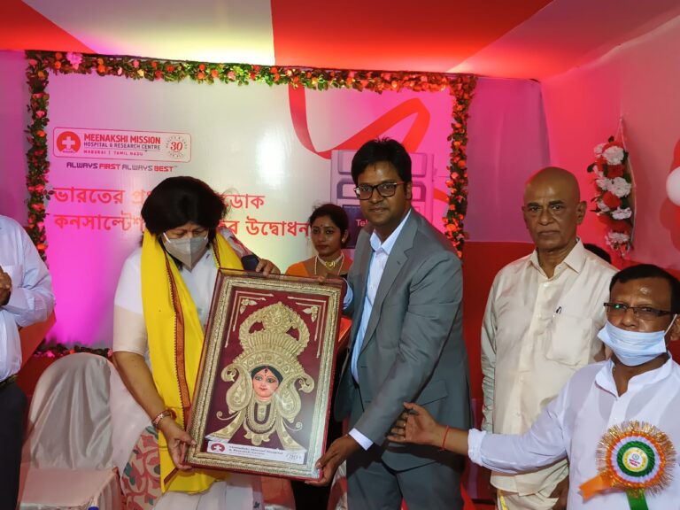 মাননীয় বিচারপতি জাস্টিস ইন্দিরা ব্যানার্জির হাতে কলকাতায় সূচনা হল মীনাক্ষী মিশন হাসপাতালের তৈরি দেশের প্রথম টেলাডক টেলিমেডিসিন কনসালটেশন ক্লিনিকের