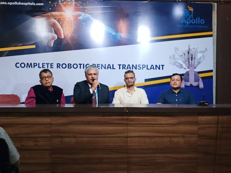 পূর্ব ভারতের কলকাতায় প্রথম সম্পূর্ণ রোবোটিক রেনাল ট্রান্সপ্ল্যান্ট নিয়ে এলো অ্যাপোলো  মাল্টিস্পেশালিটি হসপিটাল