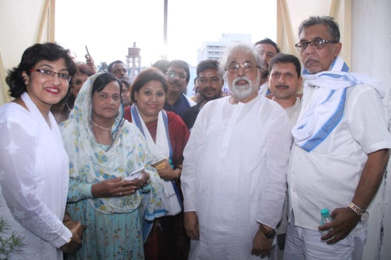 কলকাতা পৌরসভার পৌর প্রতিনিধি সুপর্ণা দত্তের উদ্যোগে বিদ্যাসাগর উদ্যানে ওয়ার্ড অফিসের উদ্বোধন করা হয়।