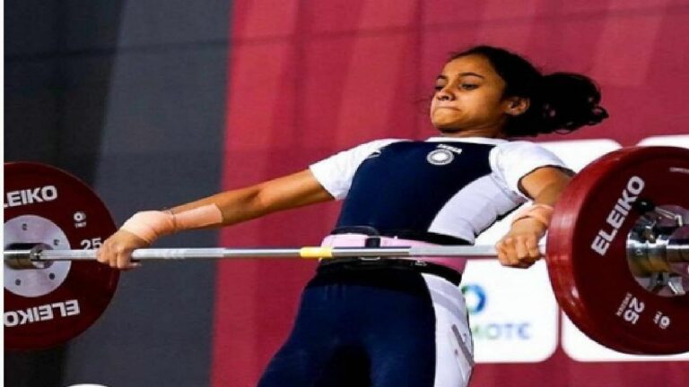 জুনিয়র ওয়ার্ল্ড চ্যাম্পিয়নশিপে স্বর্ণপদকের পিছনে, উত্তোলক হর্ষদার গল্প