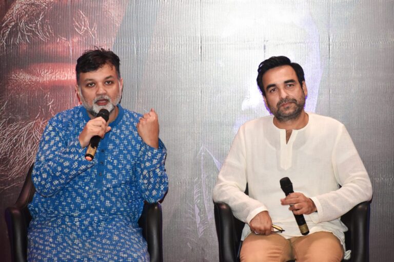 আসন্ন ছবি ‘শেরদিল’ দ্য পিলিভীত সাগা’র প্রচারের জন্য কলকাতায় পঙ্কজ ত্রিপাঠী এবং সৃজিত মুখার্জি