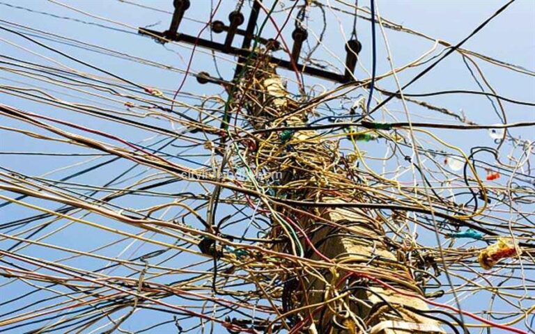 একের পর এক তড়িতাহত হয়ে মৃত্যু; তার দায় কার? কবে ফিরবে হুঁশ?