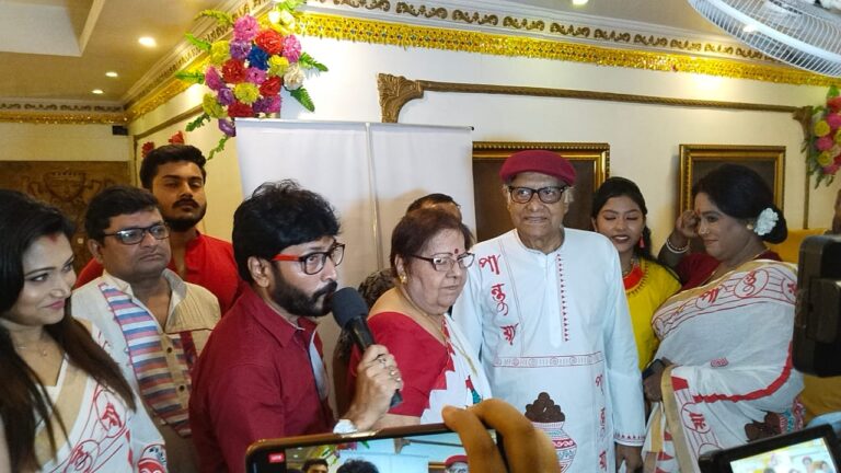 একটি আসন্ন বাংলা ফ্লিক “পান্তুয়া” রাজা ব্যানার্জী দ্বারা পরিচালিত আরার ভিশন এবং মাত্রা প্রোডাকশনের অধীনে নির্মিত হচ্ছে