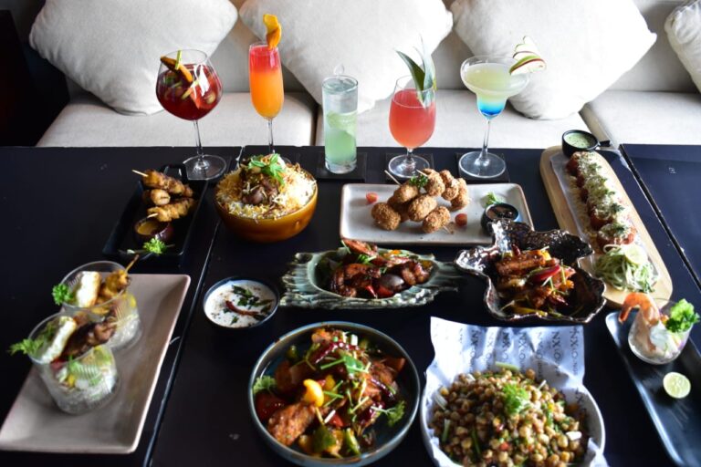 ইএম বাইপাসের কেন্দ্রস্থলে অবস্থিত, এনএক্স হোটেলটি নিয়ে এসেছে তাদের সদ্য সজ্জিত স্কাইবার এনএক্স লাউঞ্জ।