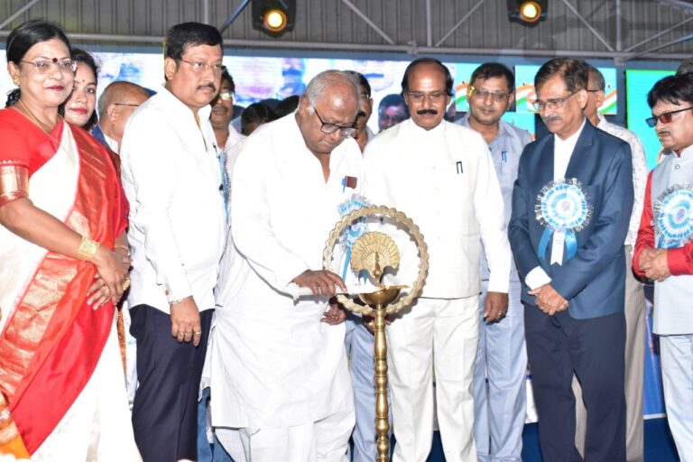 সেন্ট্রাল ক্যালকাটা সায়েন্স ও কালচার অরগানাইজেশন ফর ইউথের উদ্যোগে ২৫ তম ন্যাশানাল এক্সহিবিশন শুরু হল সল্টলেকের সেন্ট্রাল পার্কে