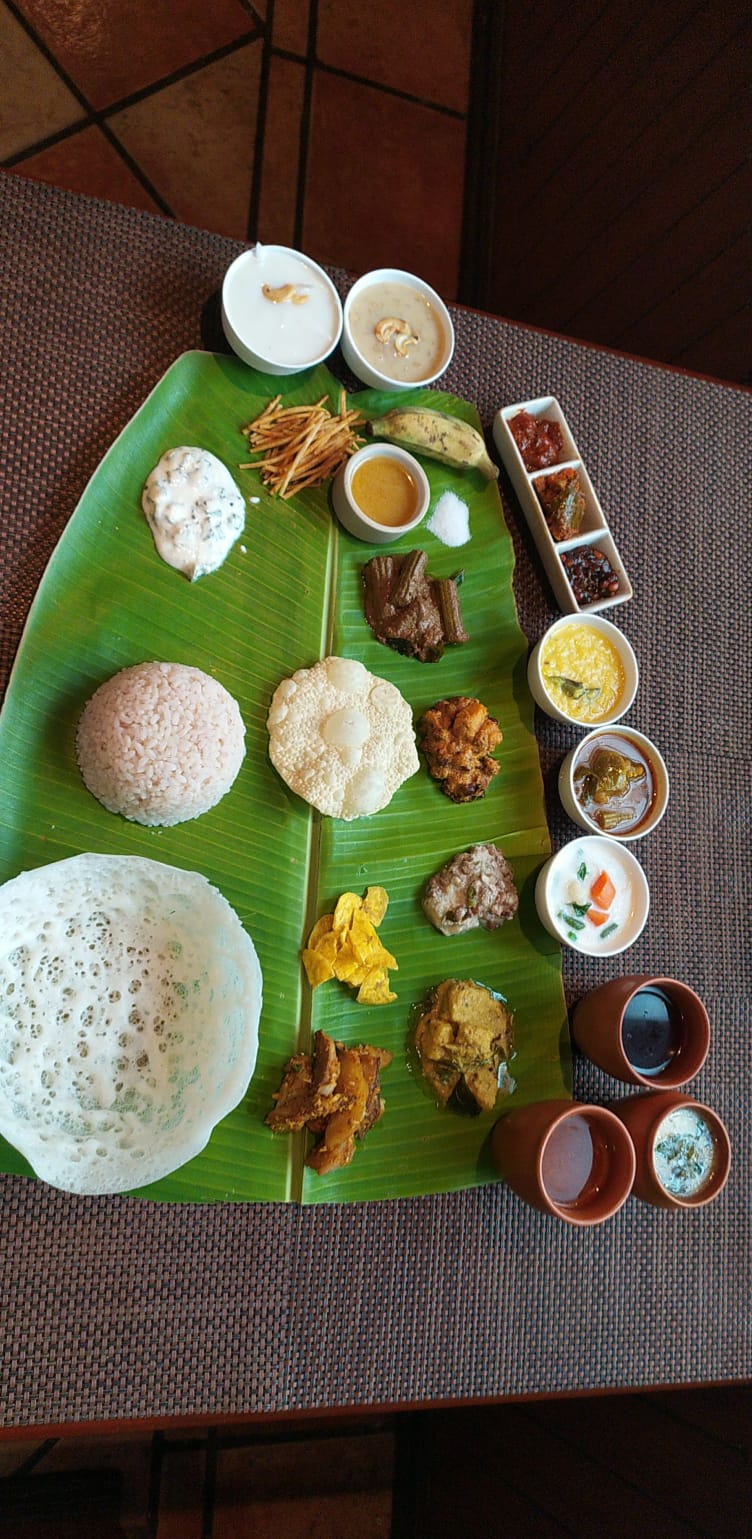 ওনাম উৎসব উপলক্ষে সাদ্যা নিয়ে হাজির ট্যামারিন্ড