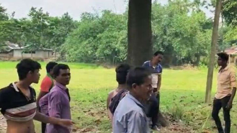 প্রতারণার অভিযোগে ডেবরায় গাছে বেঁধে মার তৃণমূলের শ্রমিক সংগঠনের নেতাকে