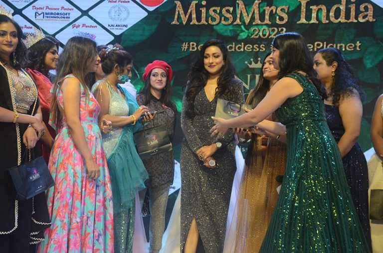কোলকাতায় হয়ে গেল মিস মিসেস ইণ্ডিয়া ২০২৩ প্রতিযোগিতা
