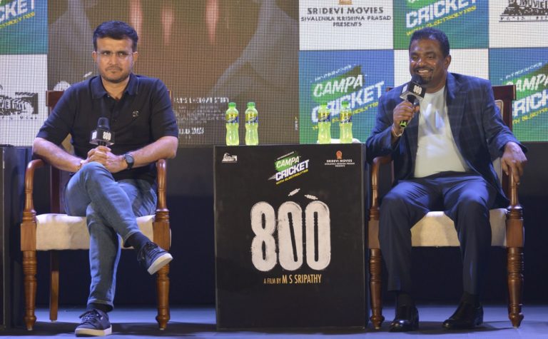 ক্রিকেটার মুরালিধারনের বায়োপিক 800 প্রচার করতে  কলকাতায় এলেন মুথিয়া মুরালিধারন ও সৌরভ গাঙ্গুলী