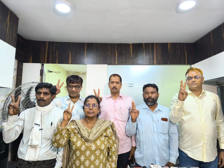 আদিবাসী কুরমি সমাজের সমর্থনে এবং মানুষের মৌলিক অধিকারের দাবি নিয়ে এবছর লোকসভা নির্বাচনে প্রার্থী দিচ্ছে জনসংঘ পার্টি