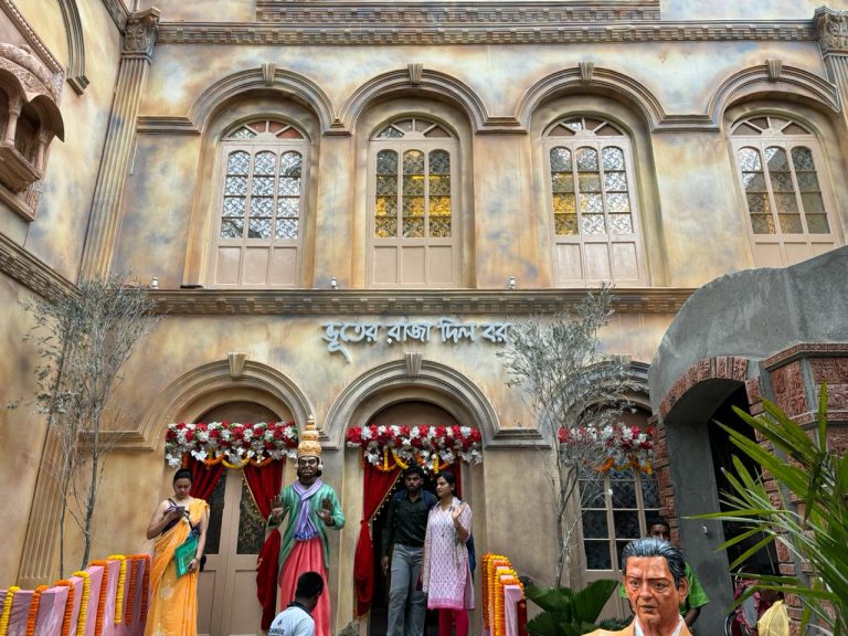 উদ্বোধন হলো তিন তলা বিশিষ্ট রেস্টুরেন্ট “ভূতের রাজা দিল বর”