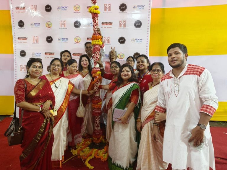 জাঁকজমকভাবে হয়ে গেল বালিগঞ্জ ২১ পল্লীর ‘ খুঁটি পূজা’