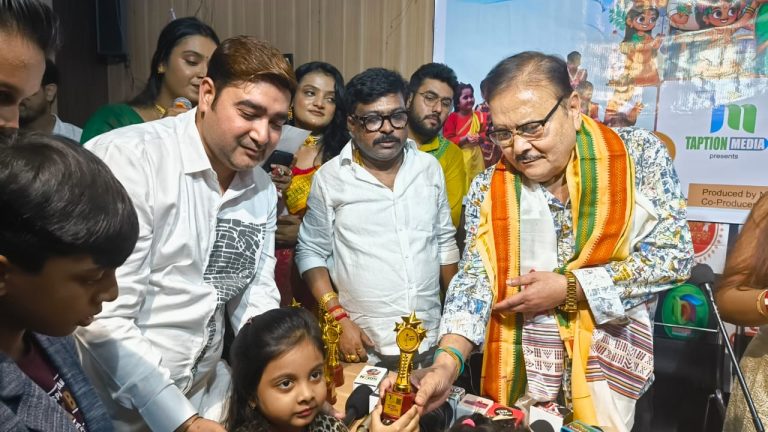 পুজো এলো’ মিউজিক ভিডিও অ্যালবামের আনুষ্ঠানিক উদ্বোধন