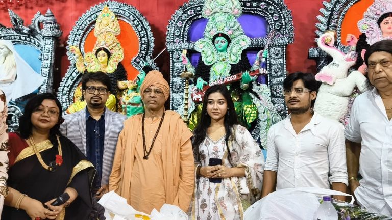 ‘ভূত চতুর্দশী’-র সন্ধ্যায় উন্মোচিত হল ২৪ পল্লী চেতলা দশমহাবিদ্যার মাতৃমূর্তি