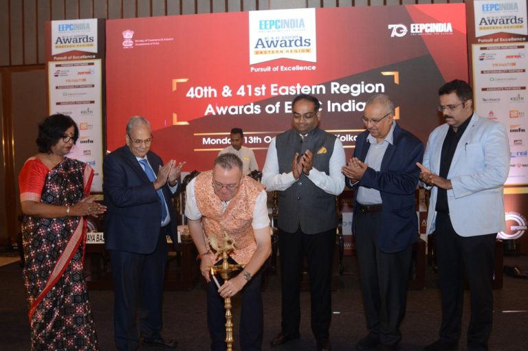 Dr. Andrew Fleming, British Deputy High Commissioner, Kolkata Presents Eastern Region Awards commending EEPC India for its exemplary role in nurturing and supporting its members’ international business aspirations, over the last seven decades!
