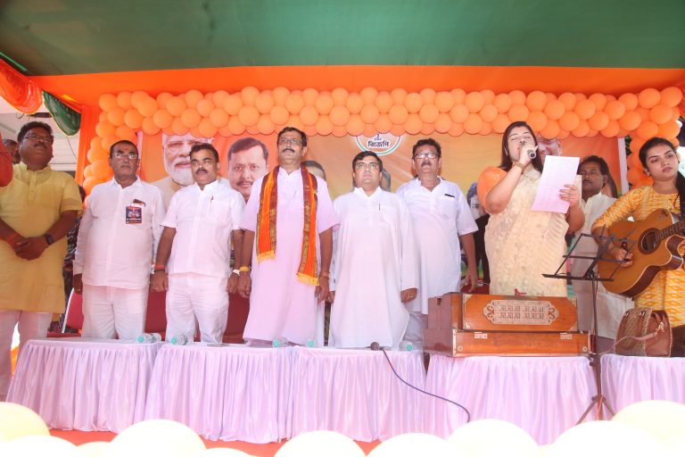 এক বিশেষ সংবর্ধনা সভা,আয়োজক ছিলেন ৪০ নম্বর ওয়ার্ডের অধ্যক্ষ রাকেশ সাহানি